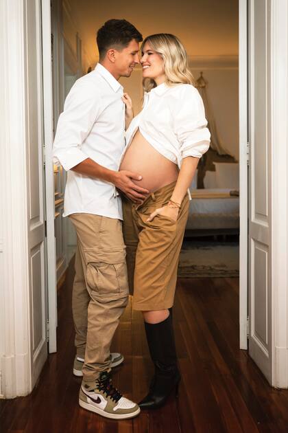 Gianluca y Eva durante la producción exclusiva con ¡HOLA! Argentina