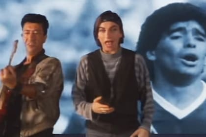 Gianna Nannini y Edoardo Bennato interpretan Un' estate italiana, para muchos "la mejor canción en la historia de los Mundiales"