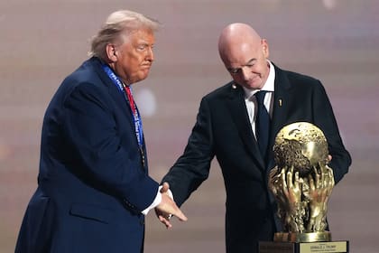 Gianni Infantino aseguró que todos los fanáticos del mundo serán bienvenidos en las sedes (AP Foto/Stephanie Scarbrough, Pool, archivo)