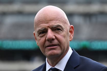 Gianni Infantino, presidente de la FIFA, respaldó al brasileño Vinicius Jr