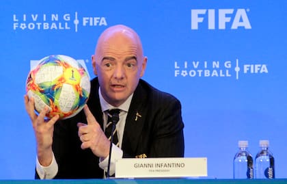 Gianni Infantino sucedió a Joseph Blatter, salpicado por los escándalos del FIFAgate