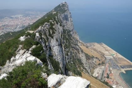 Gibraltar tiene unos 6 km² de superficie