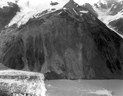 La noche del 9 de julio de 1958, en una bahía de Alaska ubicada en el límite con Canadá, se registró la ola más alta de la historia, así como también un devastador megatsunami (Don Miller/USGS)