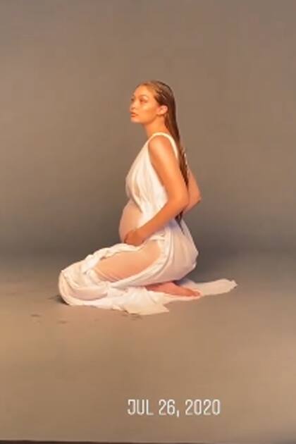 Gigi Hadid mostró el backstage de la sesión de fotos maternales en sus historias de Instagram