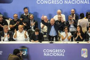 El papel de Insfrán, la avanzada de Ferraresi contra Máximo Kirchner y la jugada silenciosa de Massa