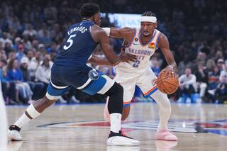 Gilgeous-Alexander mantiene racha récord de 20 puntos y Thunder gana ante Wolves
