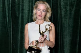 Gillian Anderson quedó descolocada ante la pregunta de una periodista tras ganar un premio Emmy