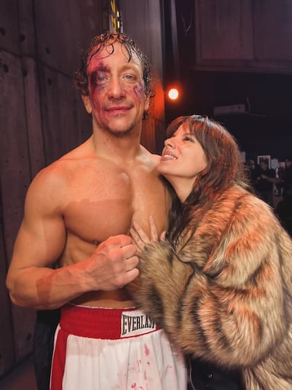 Gime Accardi y Nico Vázquez se tomaron la foto en el teatro al finalizar la obra Rocky, antes de separarse (Foto: Instagram @gimeaccardi)
