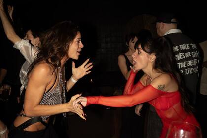 De Casi Ángeles a la pista de baile, Emilia Attias y Gimena Accardi se lucieron con sus pasos al ritmo de la música