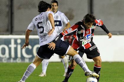Gimnasia controló a Chacarita y le ganó bien