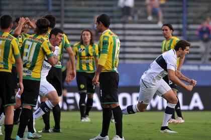 Gimnasia se lo dio vuelta a Aldosivi y festej en el Bosque