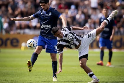 Gimnasia y Esgrima de Mendoza y Vélez protagonizaron un gran encuentro