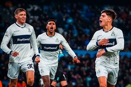 Gimnasia y Esgrima La Plata se enfrentará con Barracas Central en un octavo de final por Copa Argentina.