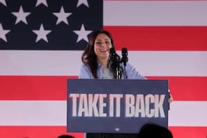 Gina Hinojosa: la candidata que parece remontar en las encuestas para la gobernación de Texas 2026