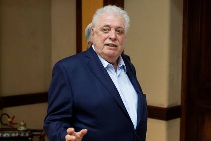 El ministro de Salud, Ginés González García, anticipó que hablará con la AFA para intentar cumplir con el calendario que aprobó ayer la Conmebol.