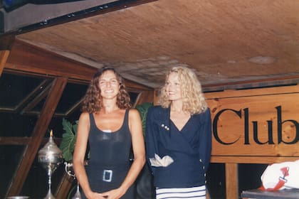 Ginette Reynal y Raquel Satragno votando a Miss Le Club 