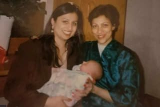 La historia del bebé milagro: una mujer conoció a otra en el metro en Londres y le donó sus óvulos