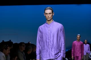 Giorgio Armani se ausenta de la Semana de la Moda de Milán tras 50 años, pero sus diseños brillan