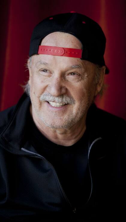 Giorgio se presenta en Niceto Club