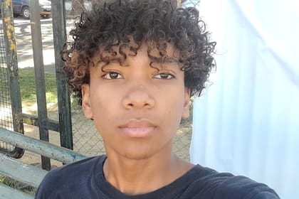 Giovani Mvogo Eteme, el joven de 17 años que apareció sin vida en el complejo cultural Parque de España, en la ciudad de Rosario