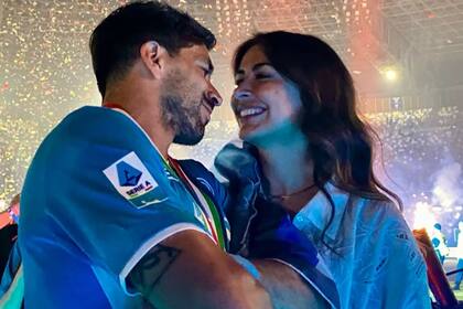 Giovanni Simeone y Giulia Coppini anunciaron que serán padres por primera vez