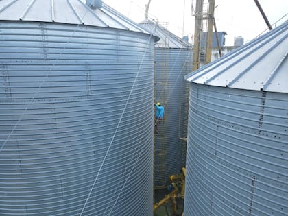 Girard destac que las construcciones y mejoras no registradas que se detect representan una evasin de impacto significativo en el Impuesto Inmobiliario