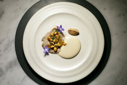 Gírgolas al escabeche con sabayón de café.