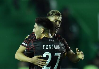 Girotti y Fontana, dos piezas de recambio, celebran el triunfo en 
Banfield 