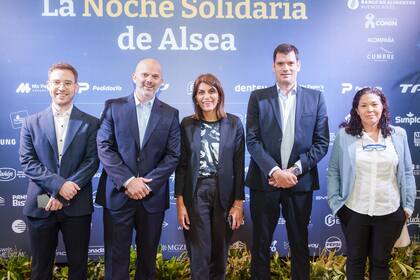 Gisela Zamora y Cecilia Ferreira funcionarias representantes del Municipio de Tigre también asistieron al evento.