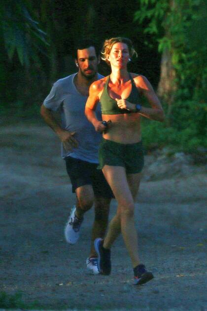 Gisele Bündchen junto a su instructor de jiu-jitsu, Joaquim Valente. Ante los rumores de romance, la modelo advirtió que son sólo amigos