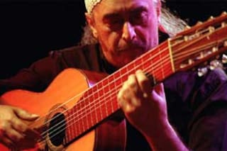 El universo musical de Egberto Gismonti se desplegó con toda su magia en una noche dominada por la emoción