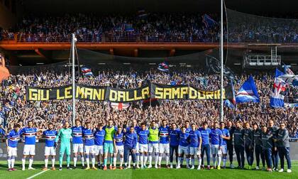 "Giù le mani dalla Sampdoria" ("Quiten las manos de la Sampdoria"), el reclamo que se hizo bandera en el estadio Luigi Ferraris