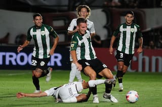 En el insólito partido de las lesiones, Banfield barrió con invicto y la punta de Platense