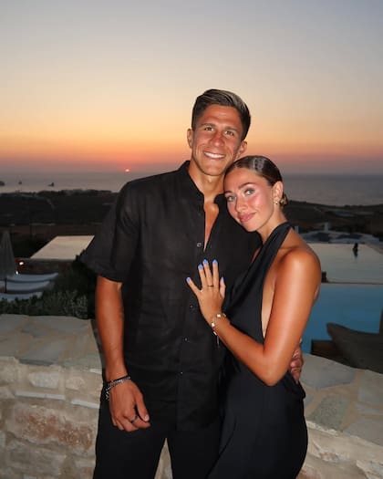 Giuliano Simeone junto a su novia Irene Ariza (Foto: Instagram @giulisimeone)