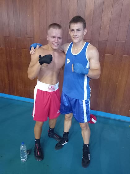 Giuliano Stroe, a la derecha