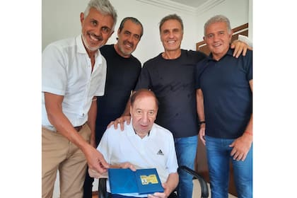Giusti, Batista, Ruggeri y Burruchaga se reunieron con el Dr. Carlos Bilardo.