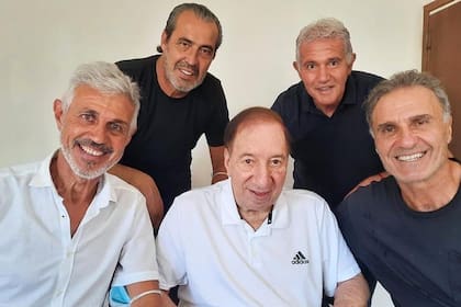 Giusti, Batista, Ruggeri y Burruchaga se reunieron con el Dr. Carlos Bilardo.