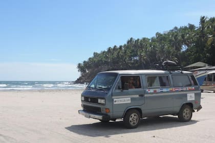 Gladys, la Volkswagen de 1987 en la que Federico y dos amigos recorrieron 16 países en una travesía, donde volvieron de California a Uruguay manejando.