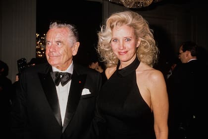 Glenn Ford y Sally Kirkland, en 1980