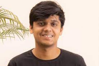 Global Student Prize 2025: el joven indio Adarsh Kumar fue premiado por su impacto educativo global