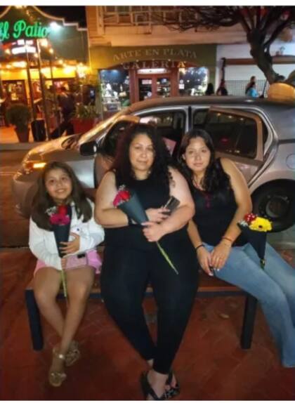 Gloria, esposa de Evaristo Vega, y sus dos hijas vivían en Las Vegas, Nevada. Foto: 8 News Now / Evaristo Vega