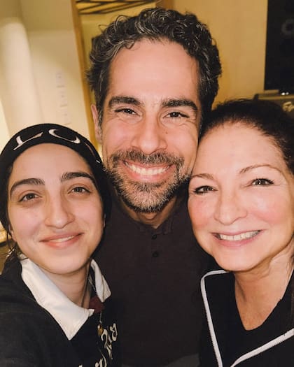 Gloria Estefan bautizó a Emily como su "bebé milagro" luego que los médicos advirtieran que no podría tener más hijos después del accidente