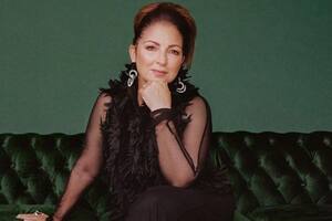 Gloria Estefan le respondió a JLo sobre “la peor idea del mundo” al cantar con Shakira