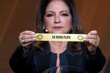 Gloria Estefan sacó la bolilla que contenia el nombre de River en el sorteo