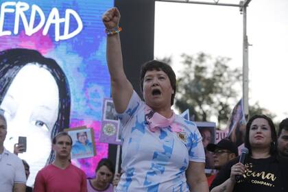 Gloria Romero, la madre de Cecilia Strzyzowski, en una de las marchas que se hicieron en Chaco para reclamar justicia