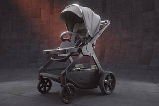 Este cochecito para bebés anda solo y hasta te lo duerme