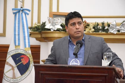 Gobernador Claudio Vidal, al hacer los anuncios hoy en la Casa Blanca de la gobernación.