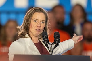 Gobernador de Wisconsin cuestiona propuesta de prohibir redadas migratorias en ciertos lugares