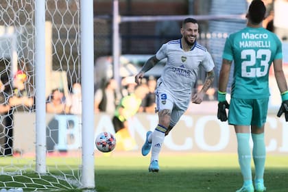 Gol de Benedetto a Tigre, en la victoria xeneize 2-0 en Victoria, por la Zona 2 de la Copa de la Liga 2022
