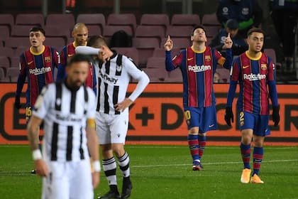Lionel Messi le dio el triunfo a su equipo ante el Levante con un zurdazo que lleva su firma. Ayer, ante Real Sociedad, no marcó goles